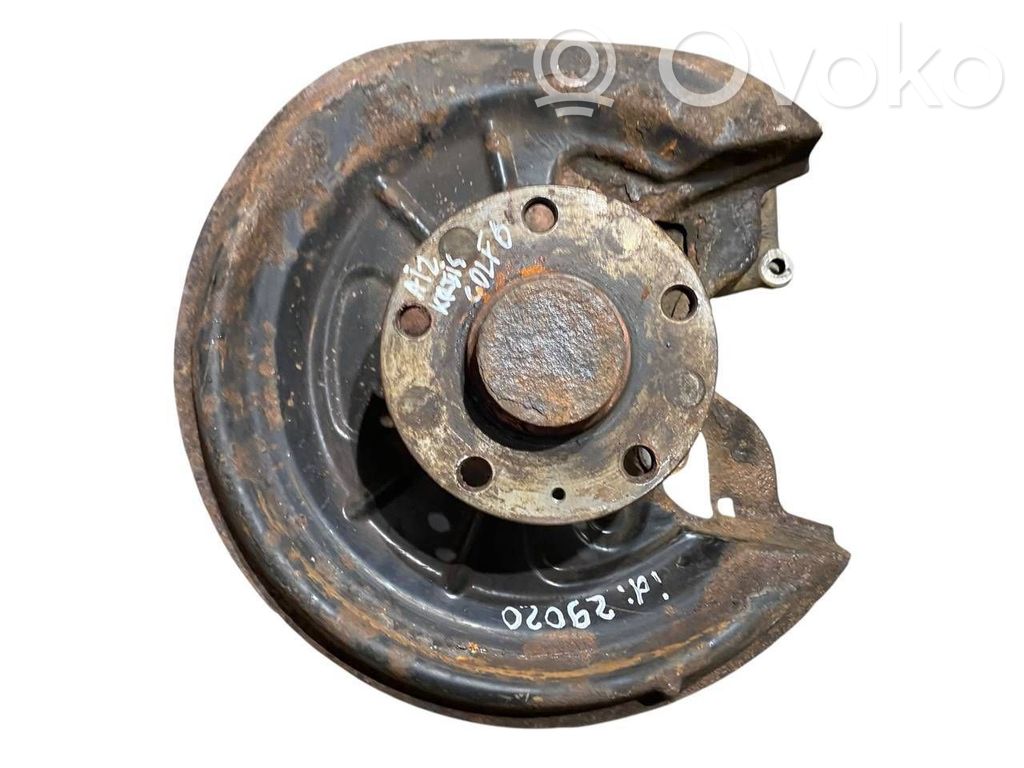 Aizmugurē riteņa rumbas vārpstas šarnīrs (stupica, capfa)