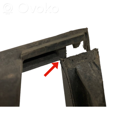 Apakšējais režģis (trīsdaļīgs)