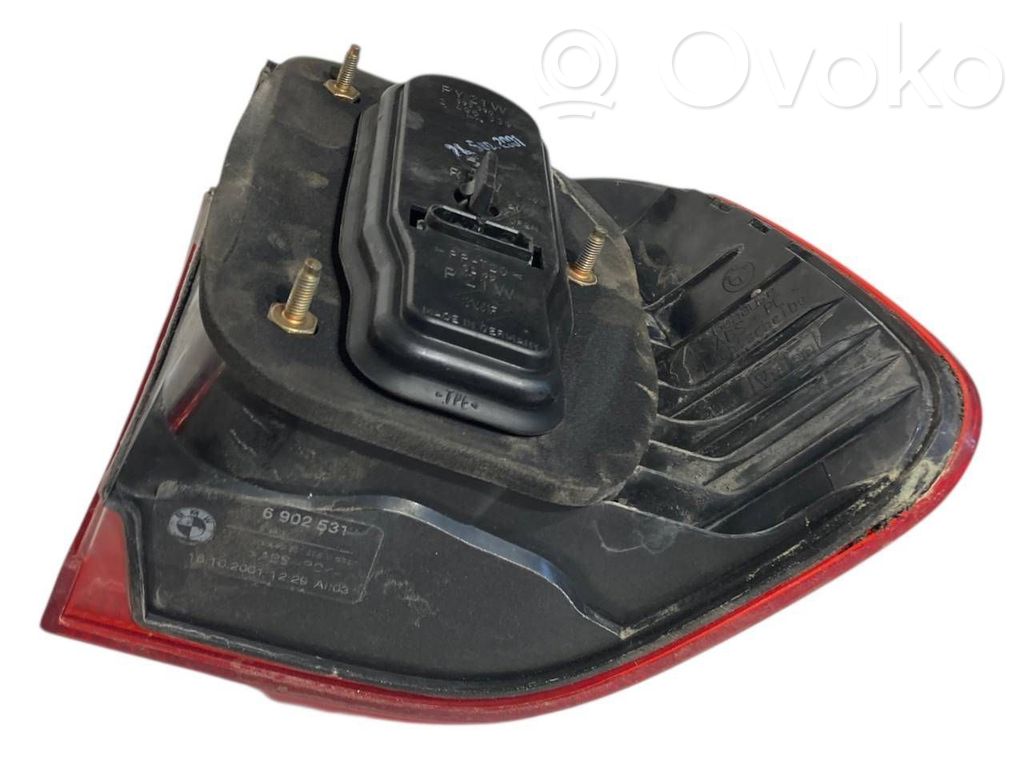 Aizmugurējais lukturis virsbūvē