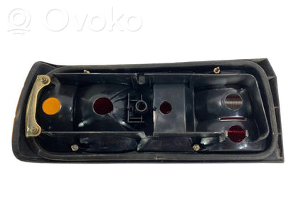 Aizmugurējais lukturis virsbūvē