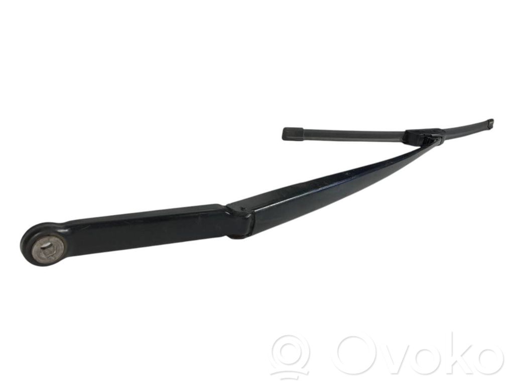 Priekšējā loga tīrītāja kājiņa