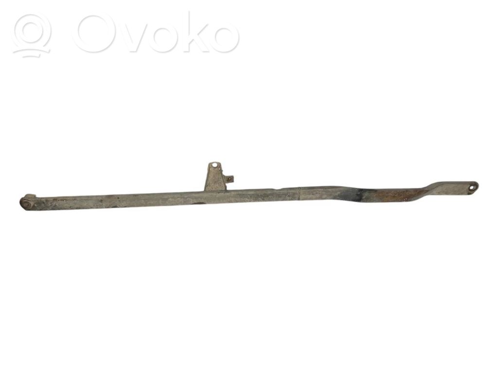 Aizmugurējais statņa stienis