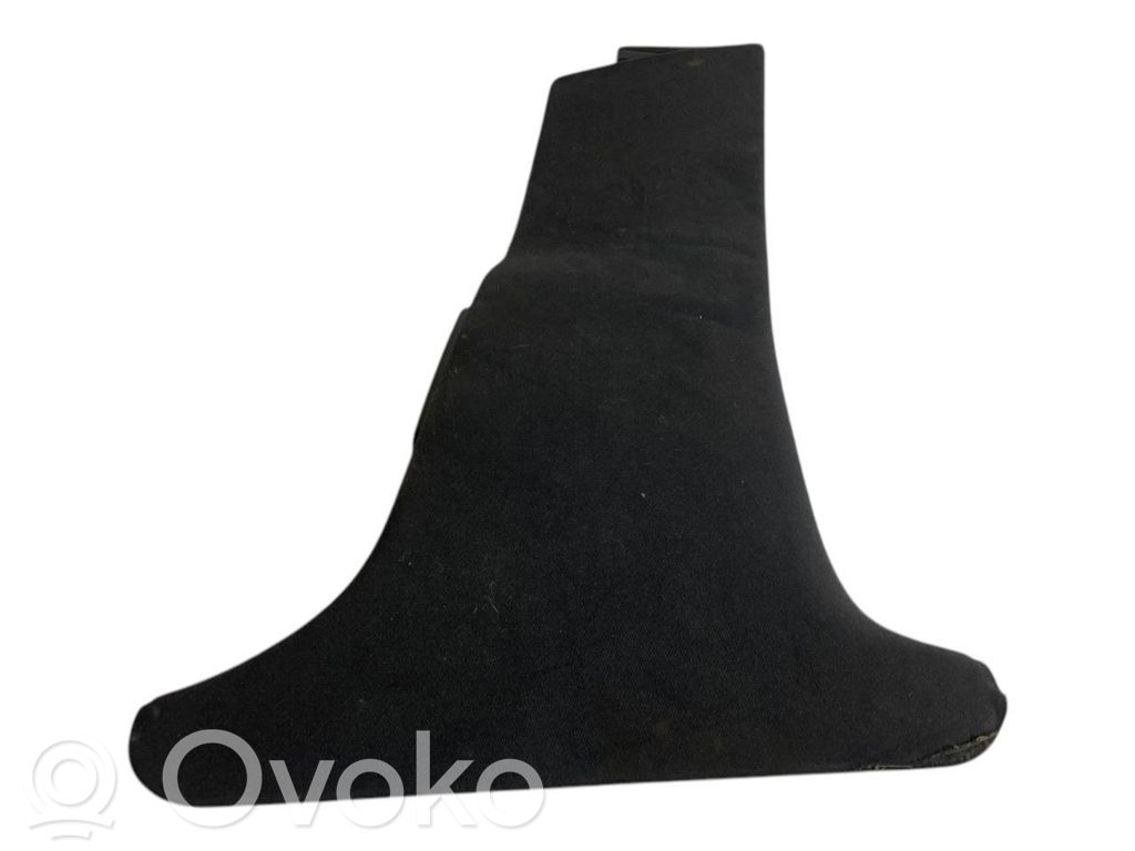 (B) statņa dekoratīvā apdare (apakšdaļa)