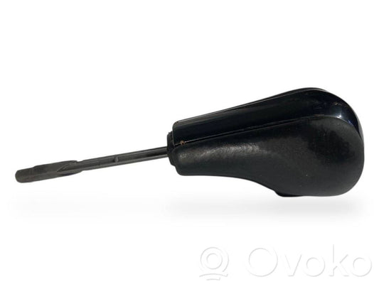 Ātrumu pārslēgšanas sviras dekoratīvā apdare (āda, uzgalis)