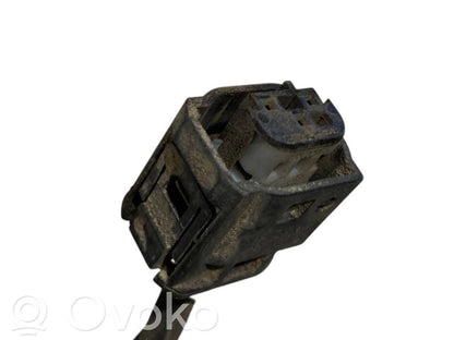 Parkošanas (PDC) sensoru vadu instalācija