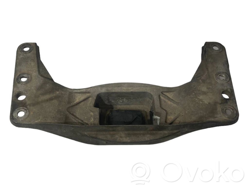 Transmission mounting bracket