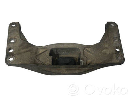 Transmission mounting bracket