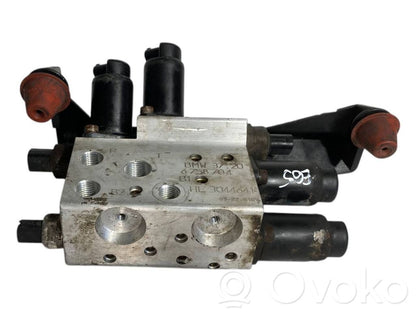 Aktīvā stabilizatora vadības / vārsta bloks