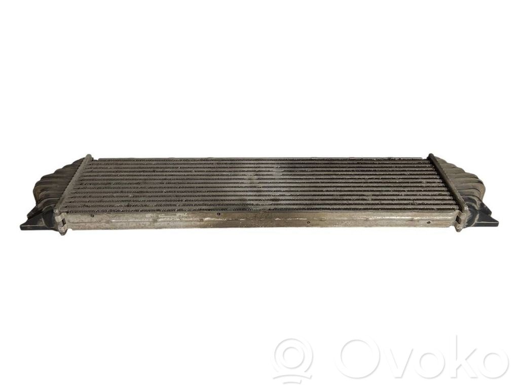 Starpdzesētāja radiators