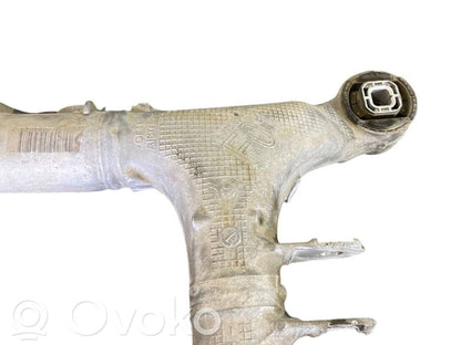 Pusrāmis aizmugurējais / priekšējais