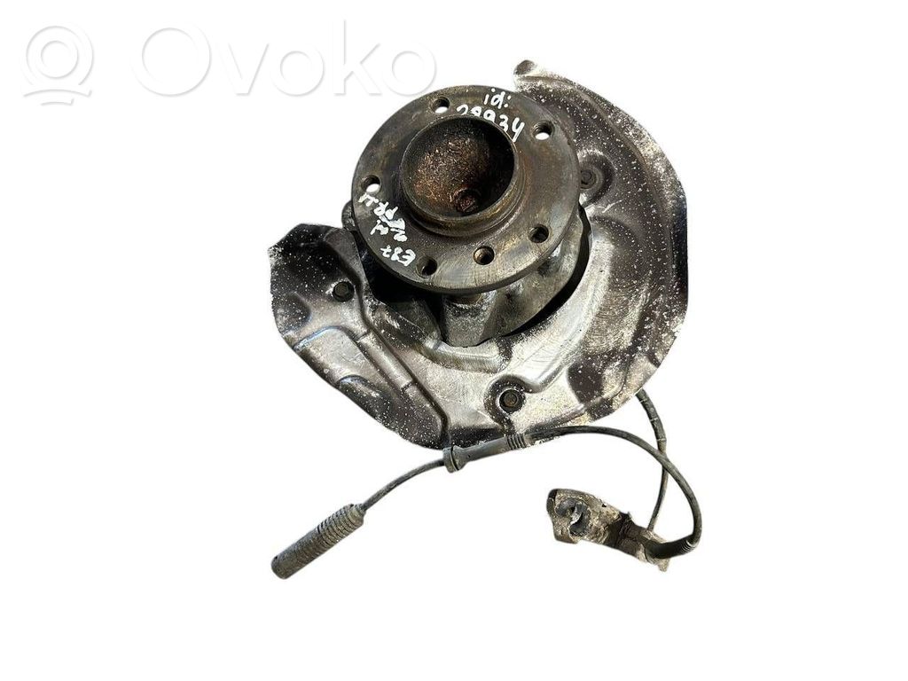 Priekšējā riteņa rumbas vārpstas šarnīrs (stupica, capfa)