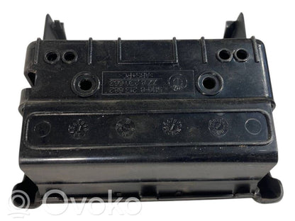 Pelnutrauks (aizmugurē)