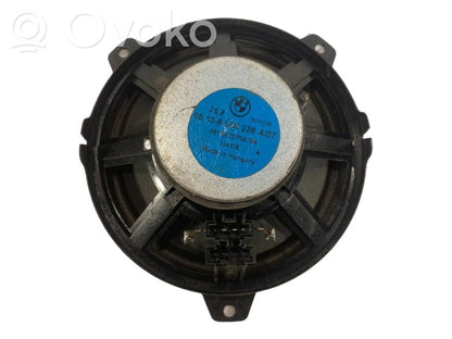 Динамик(и) в передней двери