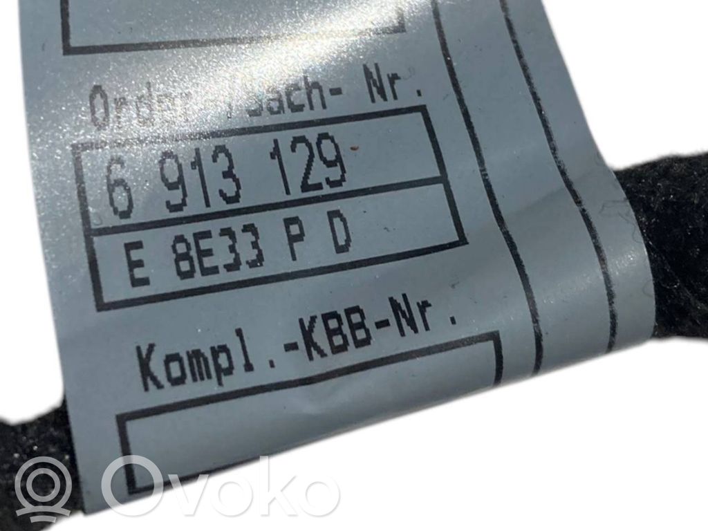 Cita veida priekšpusē durvju dekoratīvās apdares detaļa