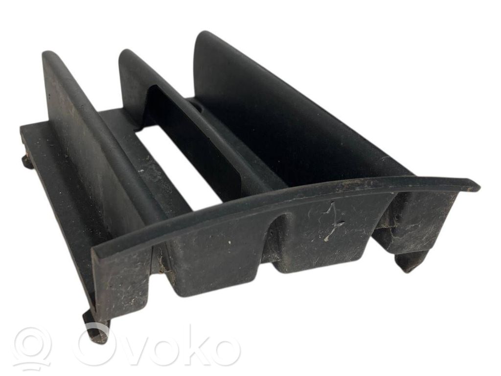 Apakšējais režģis (trīsdaļīgs)