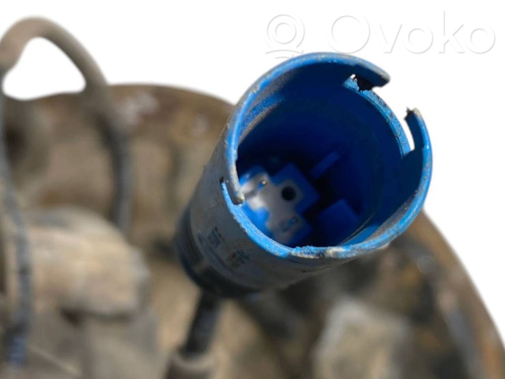 Aizmugurē riteņa rumbas vārpstas šarnīrs (stupica, capfa)