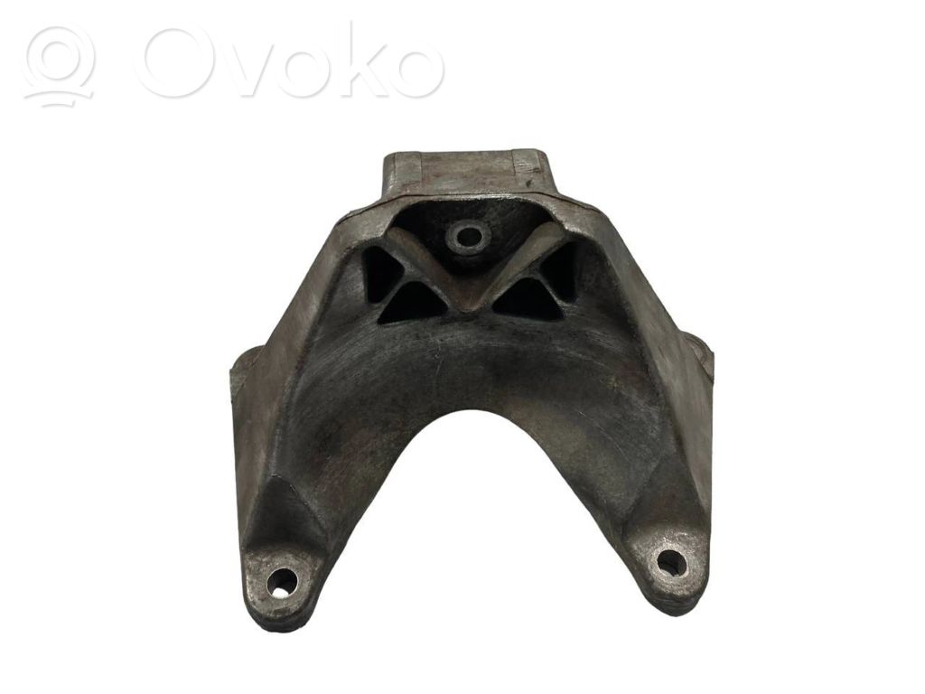 Кронштейн крепления трансмиссии