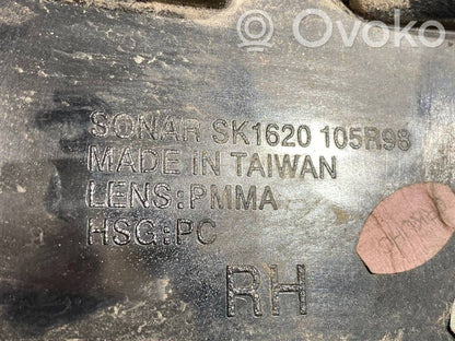 Aizmugurējais lukturis pārsegā