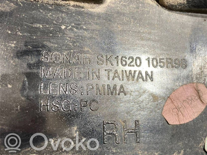 Aizmugurējais lukturis pārsegā