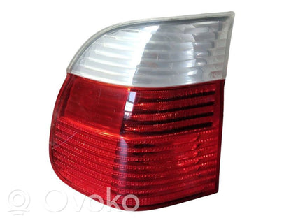Задний фонарь в кузове