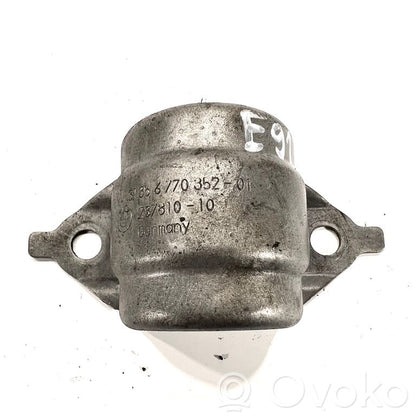 Stabilizer mount (front)