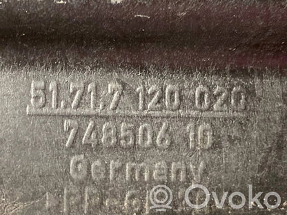 Trunk storage compartment