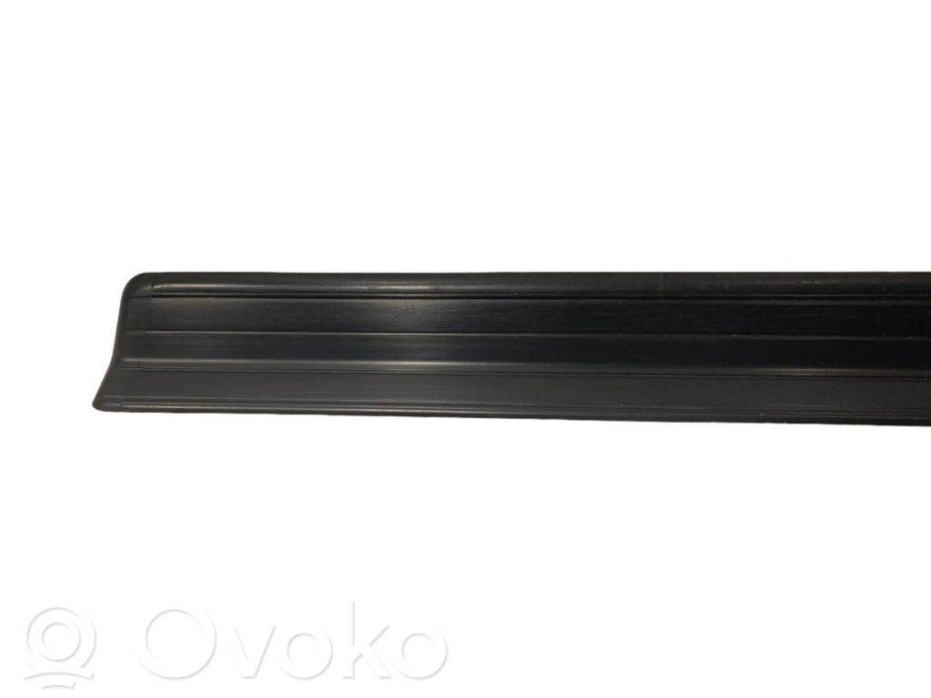 Front sill trim (inner)