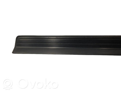 Front sill trim (inner)
