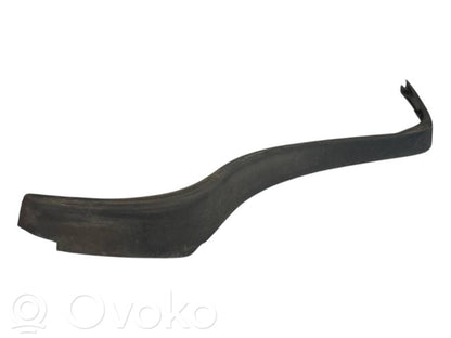 Aizmugurē durvju dekoratīvā apdare (moldings)