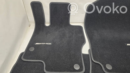 Automašīnu paklāju komplekts