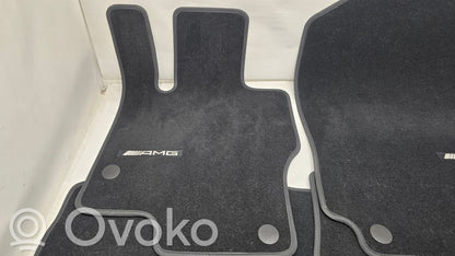 Automašīnu paklāju komplekts