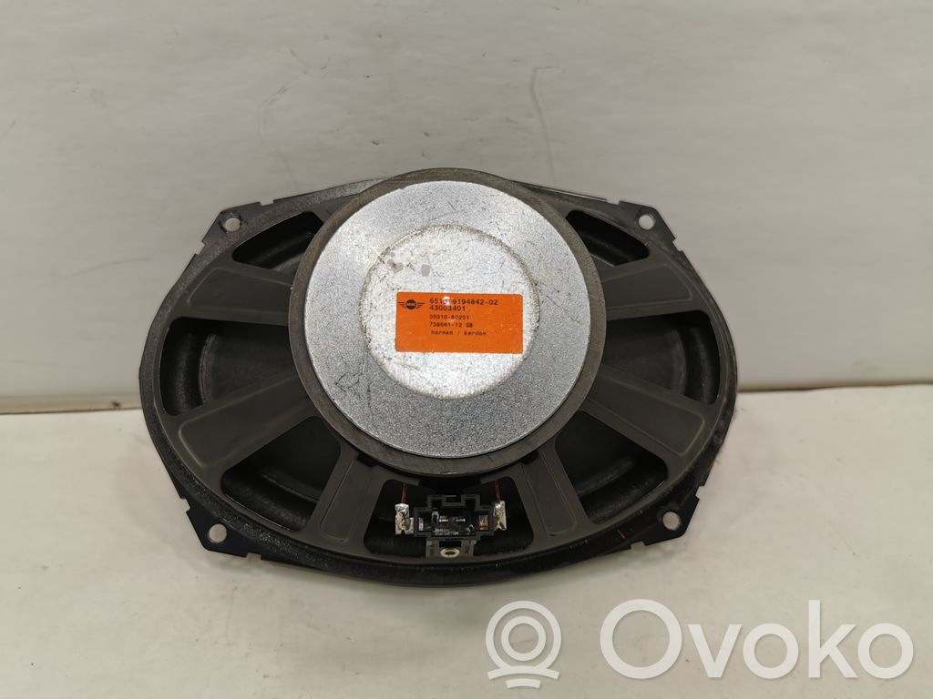 Динамик(и) в задней двери