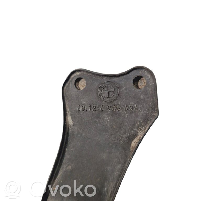 Priekšējā luktura detaļa