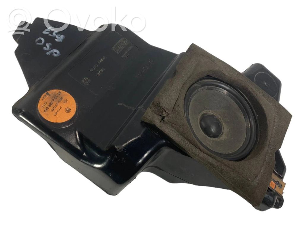 Speaker(s) in the rear door