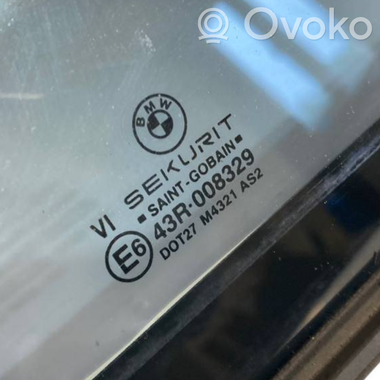 Mazais stikls "A" aizmugurējās durvīs