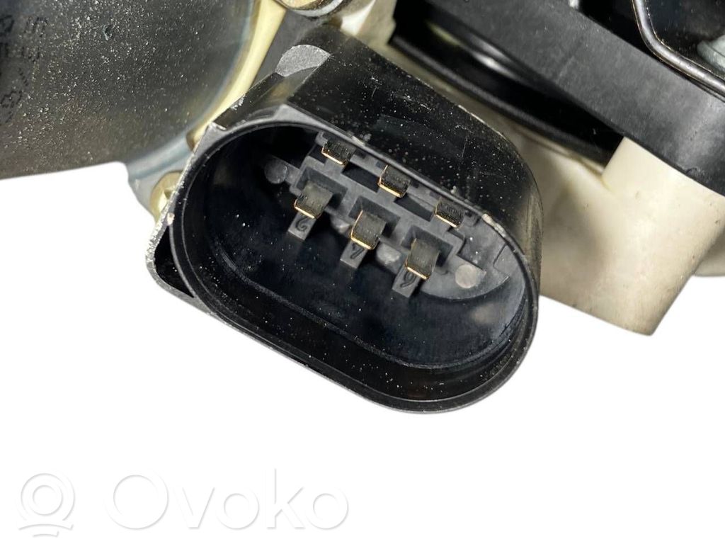 Priekšpusē elektriskā loga pacelšanas mehānisma komplekts