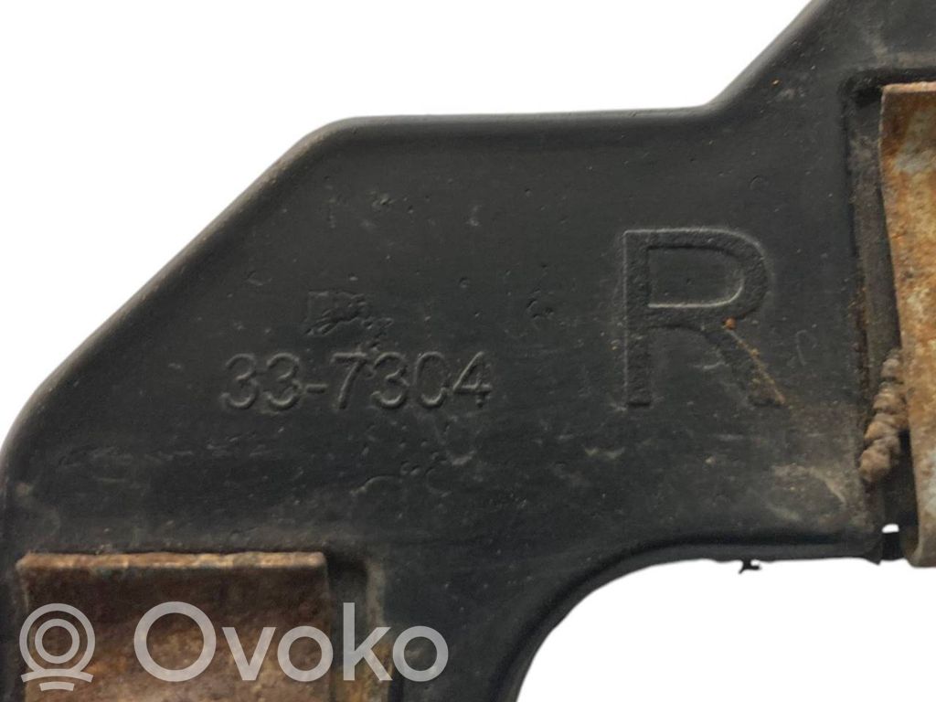 Priekšpusē bampera turētājs