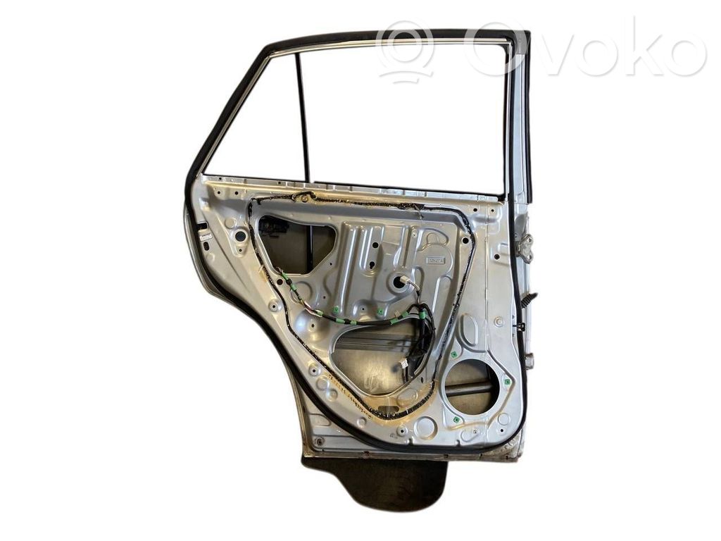 Aizmugurējās durvis