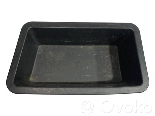 Trunk storage compartment