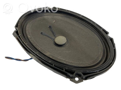 Speaker(s) in the rear window