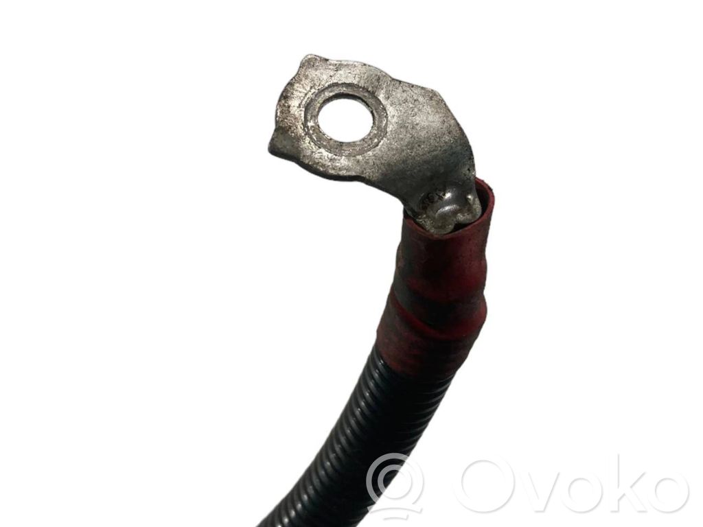 Положительный провод (аккумулятор)