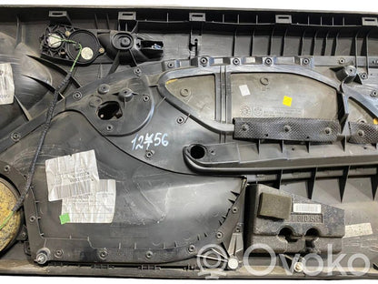 Priekšējo durvju apdare