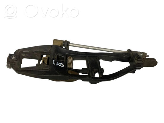 Aizmugurē turētājs / kronšteins ārējam atvēršanas rokturim