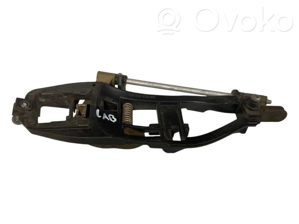 Aizmugurē turētājs / kronšteins ārējam atvēršanas rokturim