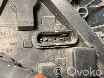 Aizmugurējais lukturis virsbūvē