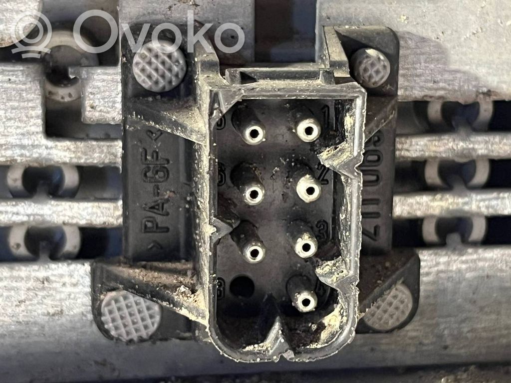 Aizmugurējais lukturis virsbūvē