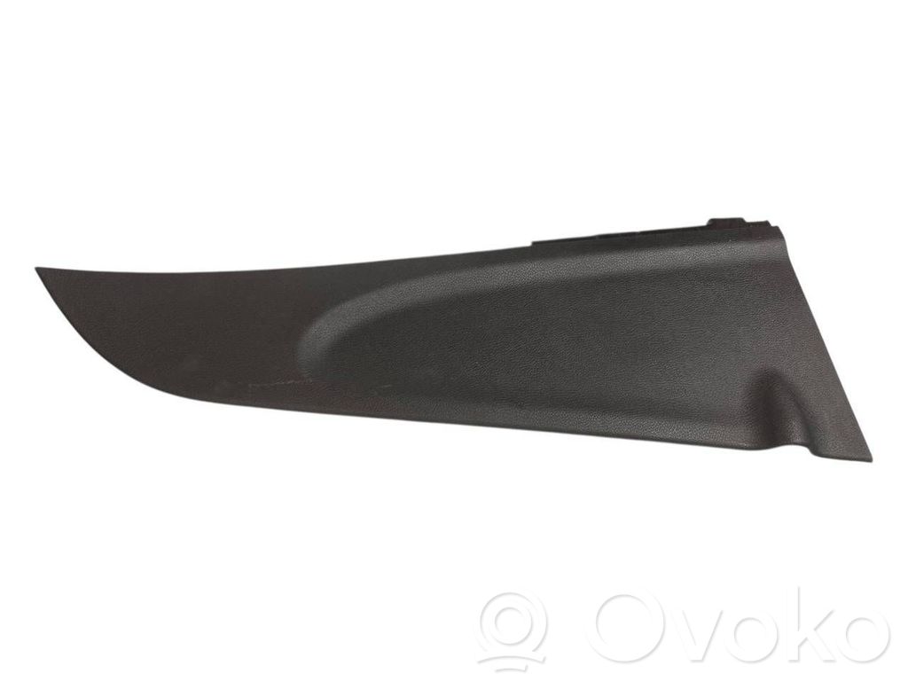 Sānu dekoratīvā apdare (priekšā)