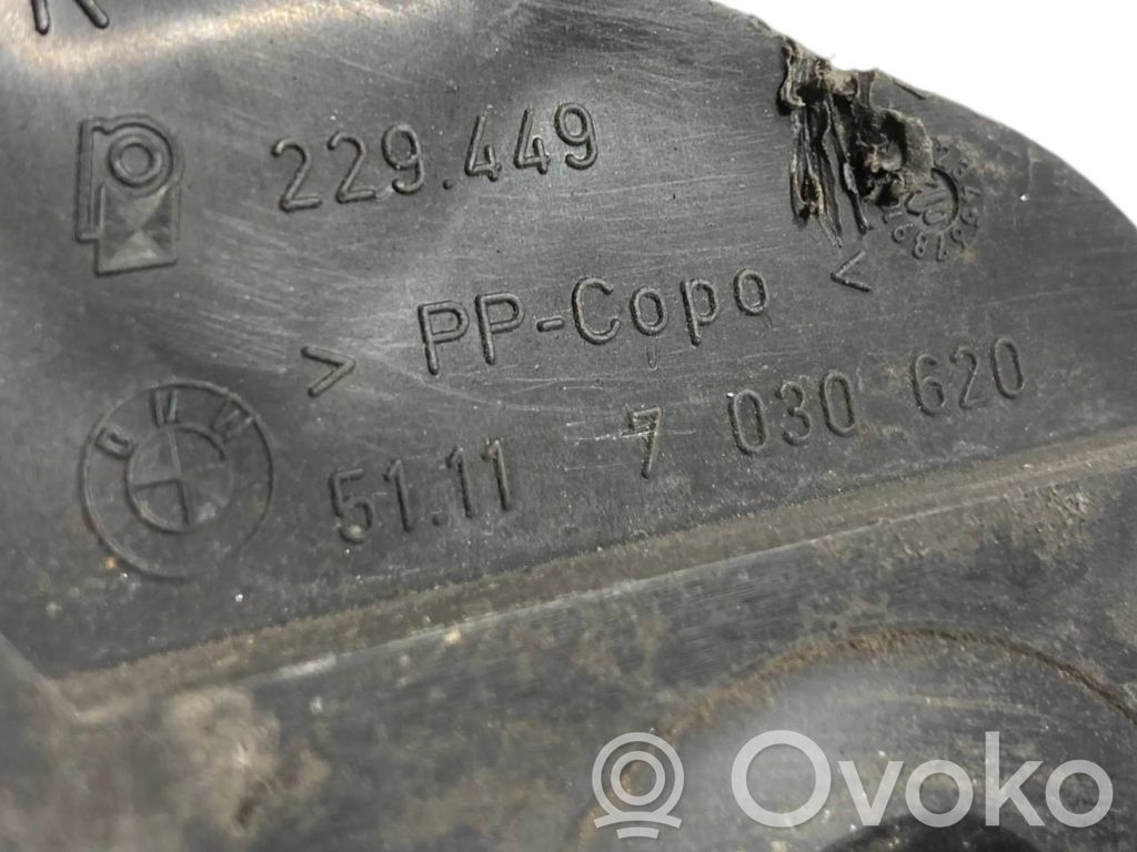 Priekšpusē bampera turētājs