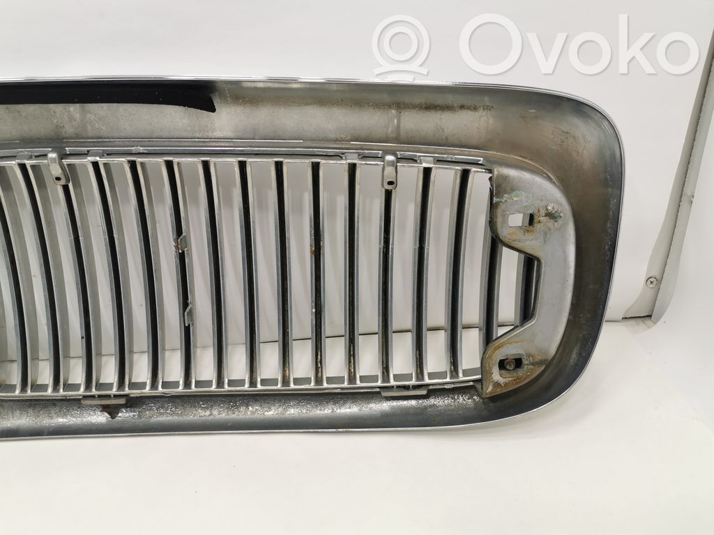 Priekšējais režģis