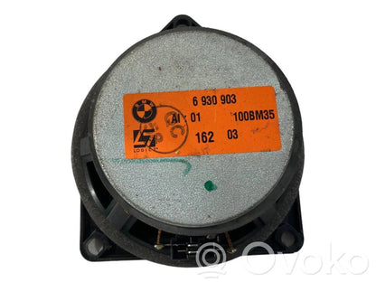 Skaļrunis (-i) priekšējās durvīs